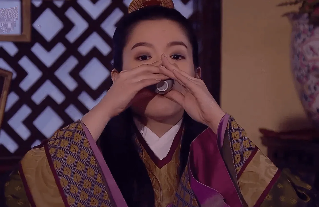 为什么男的要比心？