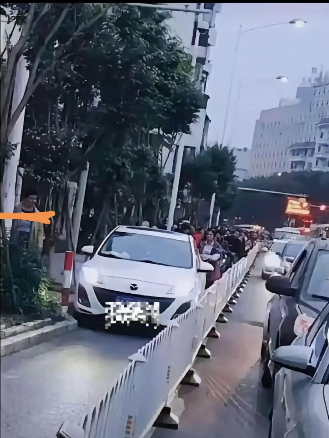 没人会在原地等你，但你的车会