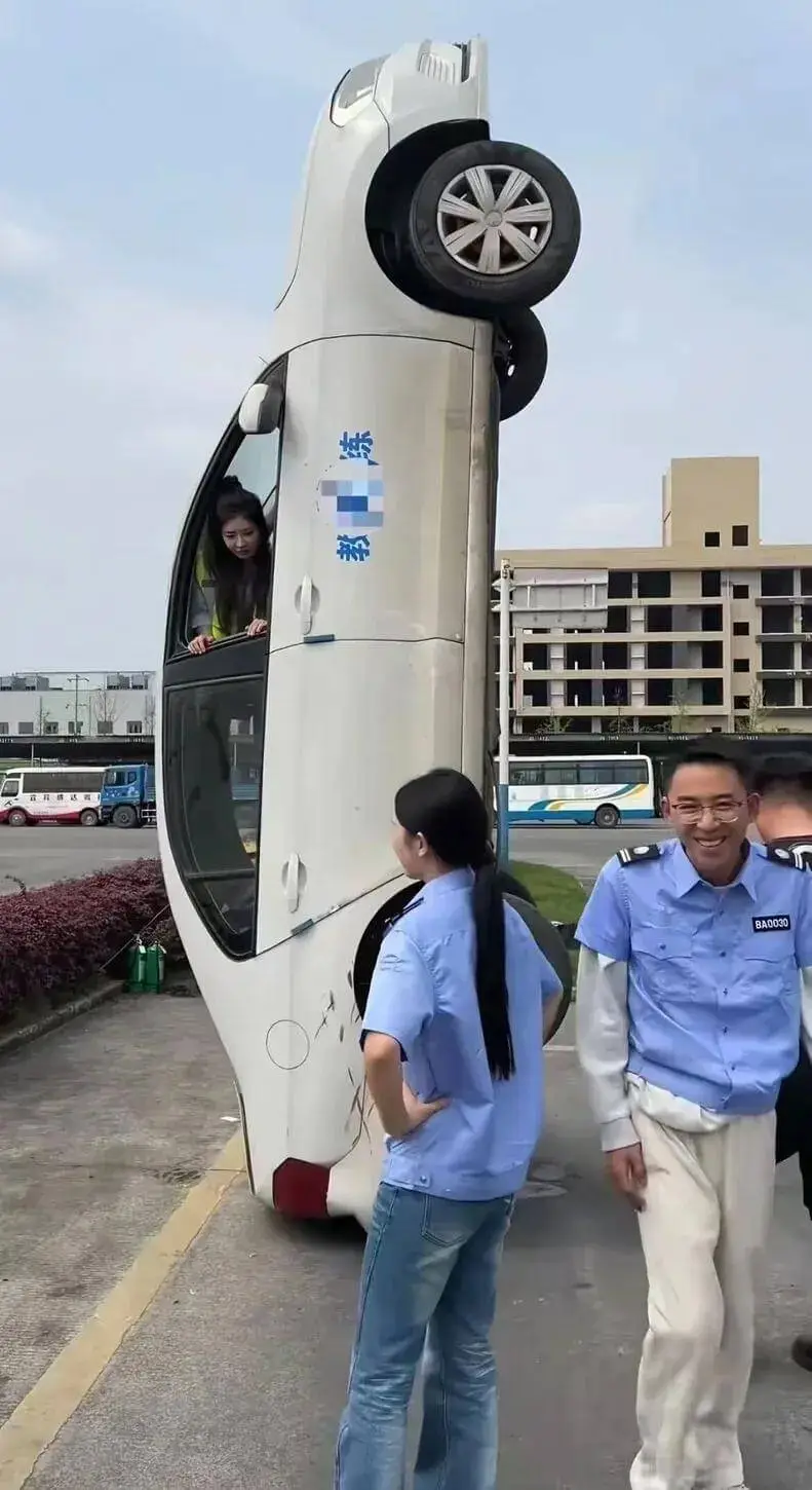 🚗：这辈子直了
