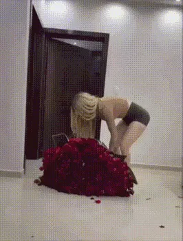 不要再给女生送999朵玫瑰了！