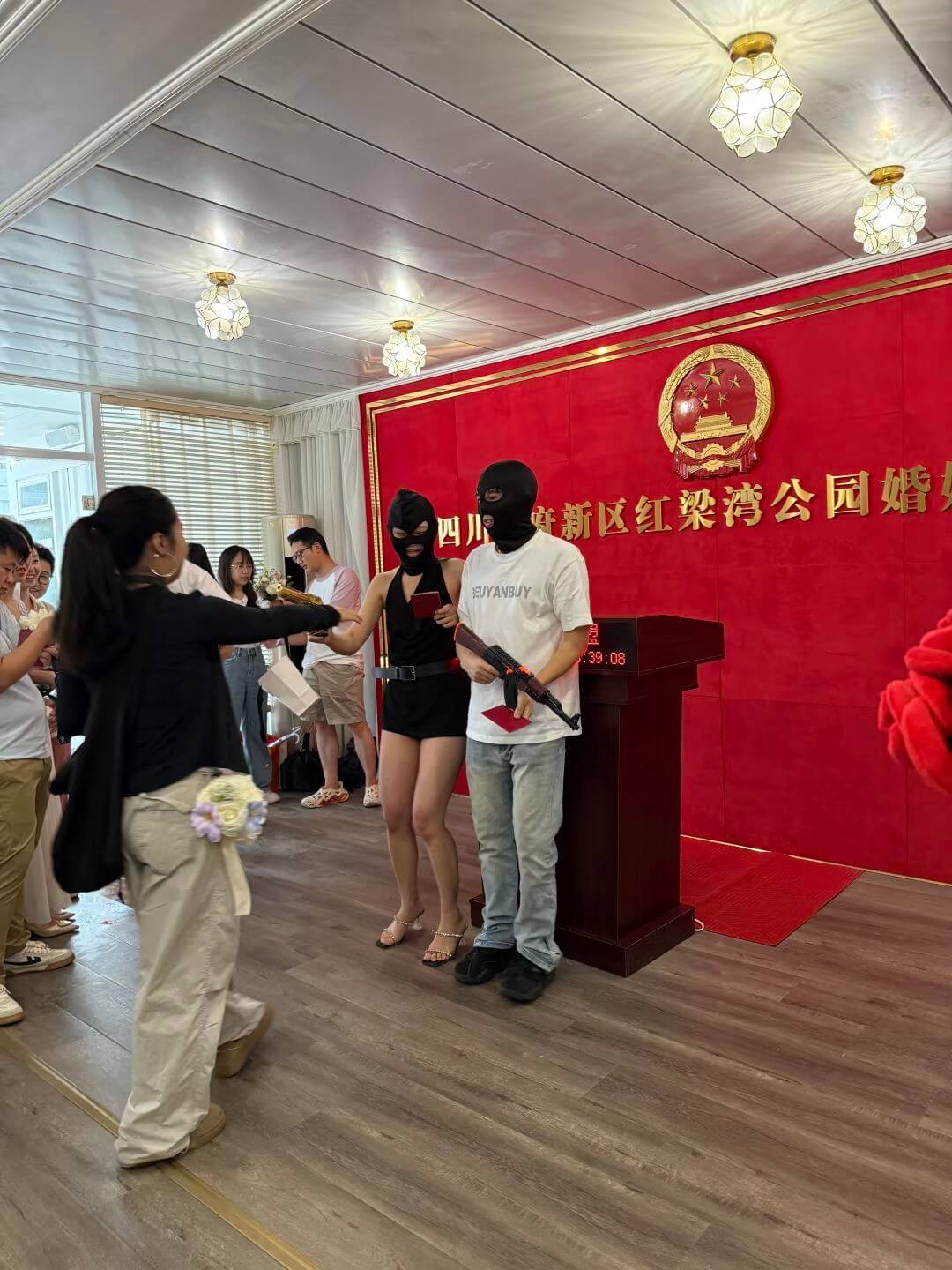 四川新区红梁湾公园婚EUYANBUY39:08