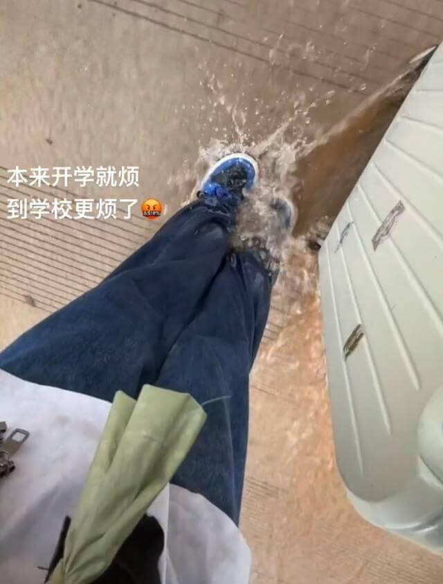 本来开学就烦到学校更烦了